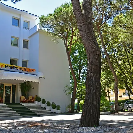 فندق Janeiro Frontemare 3*