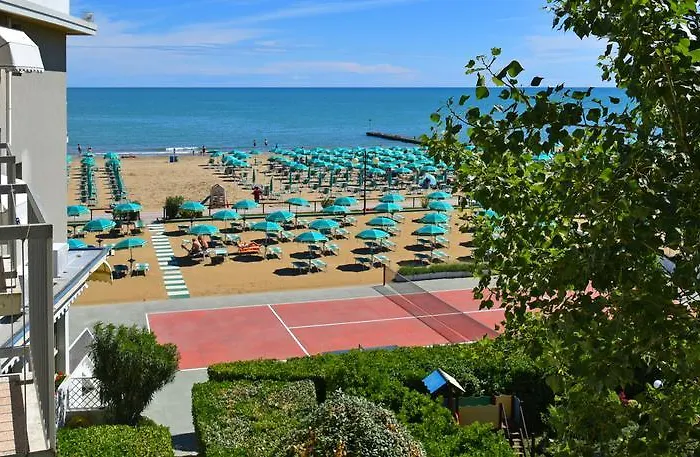 Hotel Janeiro Frontemare 3*
