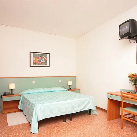 ホテル Janeiro Frontemare 3*