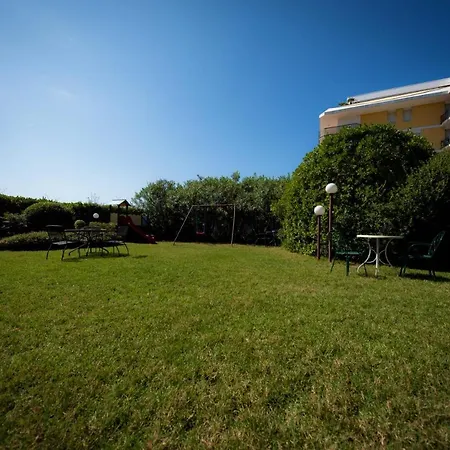 Janeiro Frontemare ホテル 3*